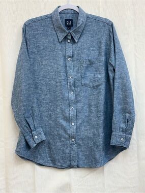 100% linen Gap
Gap Blue Long-Sleeve Button-Down Shirt